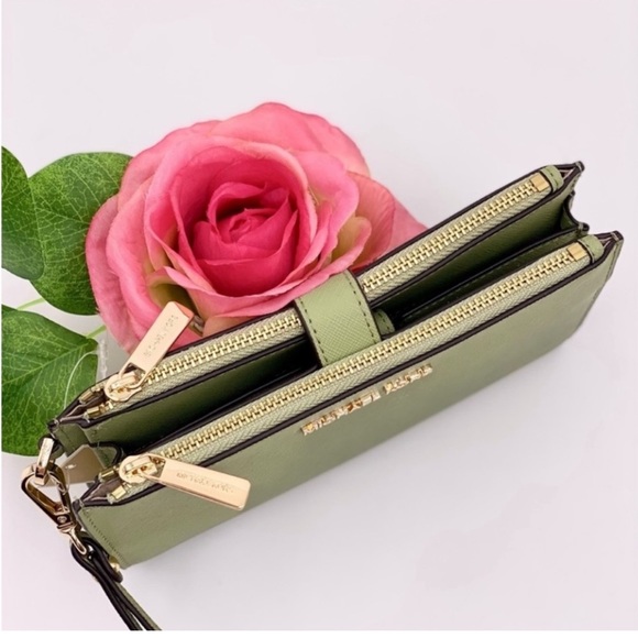 Michael Kors DoubleZip Wallet Wristlet
Phone Case - Picture 7 of 9